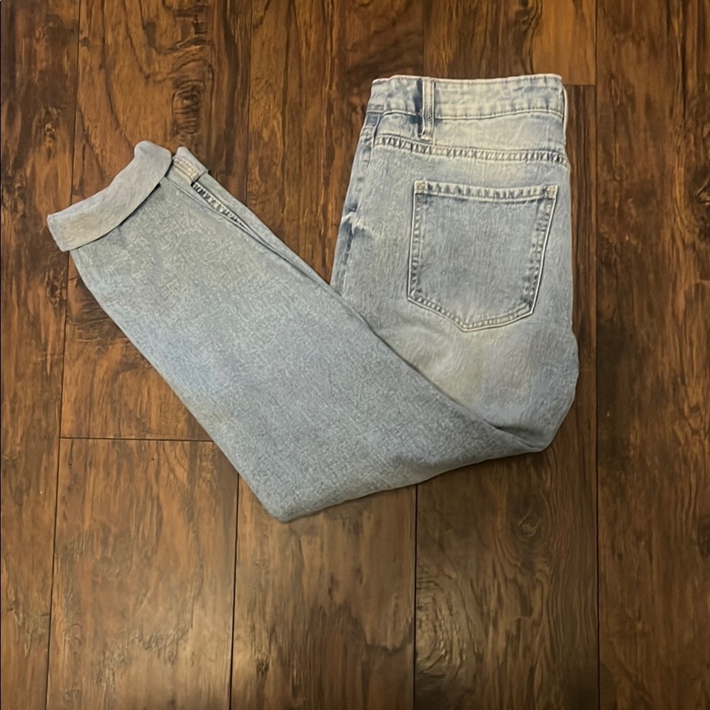 Blue Boyfriend Jeans with Rolled Hem
